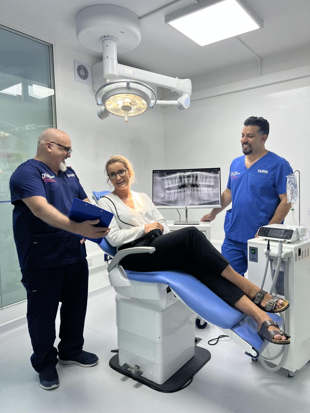 Echipa Chirurgie Orală și Maxilo-Facială AVA Medical